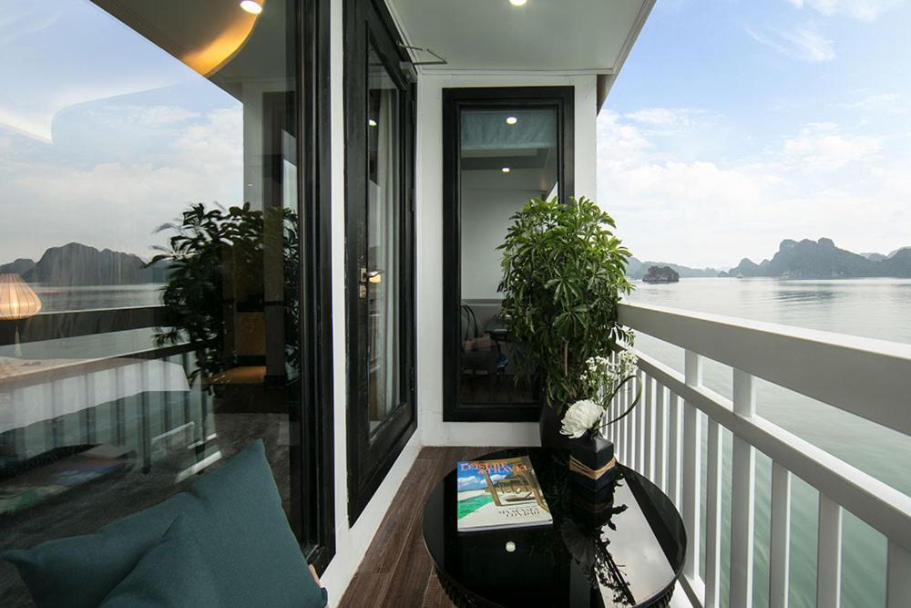 Lapinta Boutique Cruises Hotel Ha Long Exterior photo