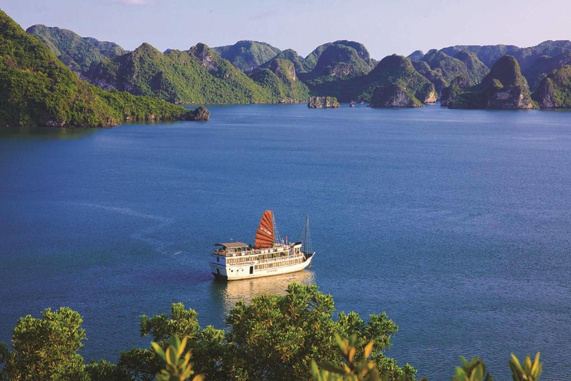 Lapinta Boutique Cruises Hotel Ha Long Exterior photo