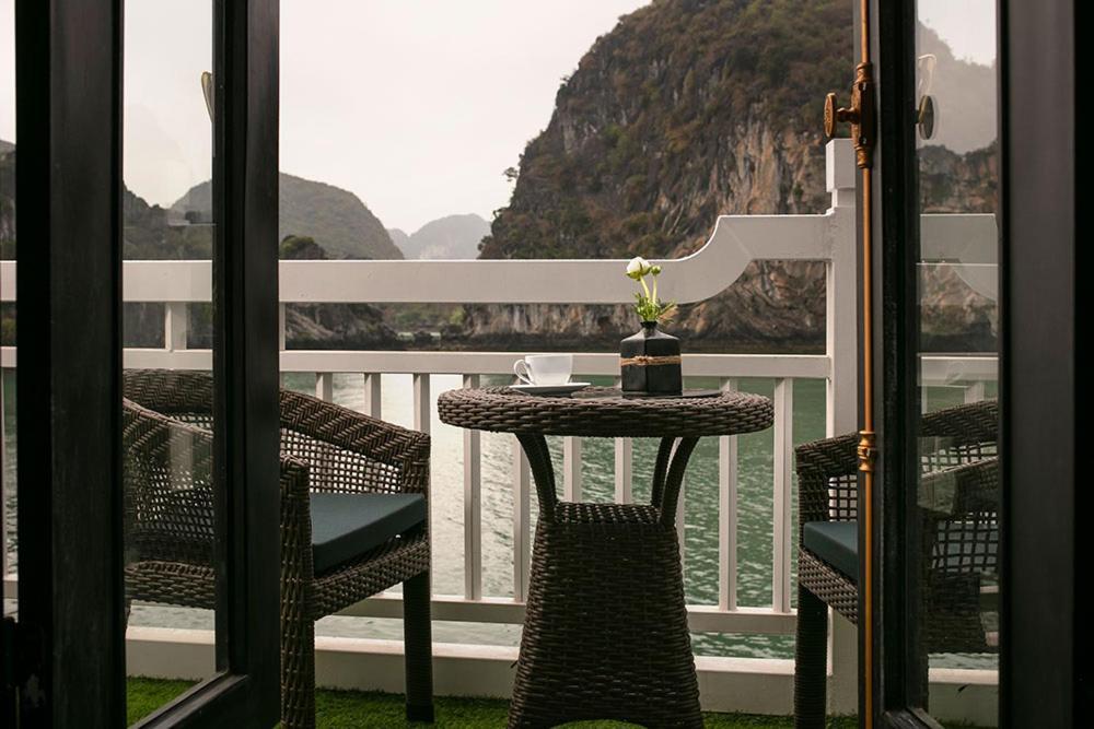 Lapinta Boutique Cruises Hotel Ha Long Exterior photo